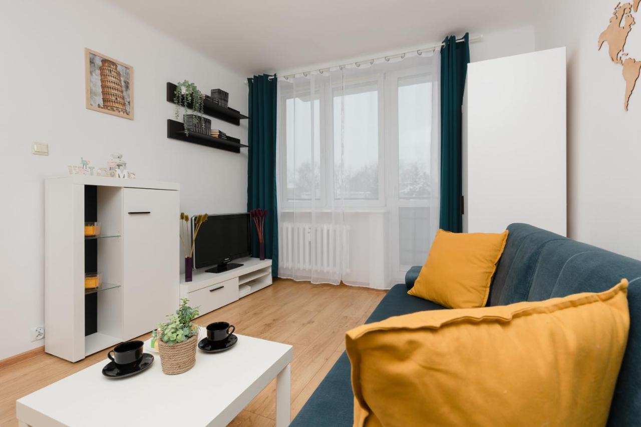 Warsaw Airport Studio Astronautow With Balcony By Renters Apartment Bagian luar foto